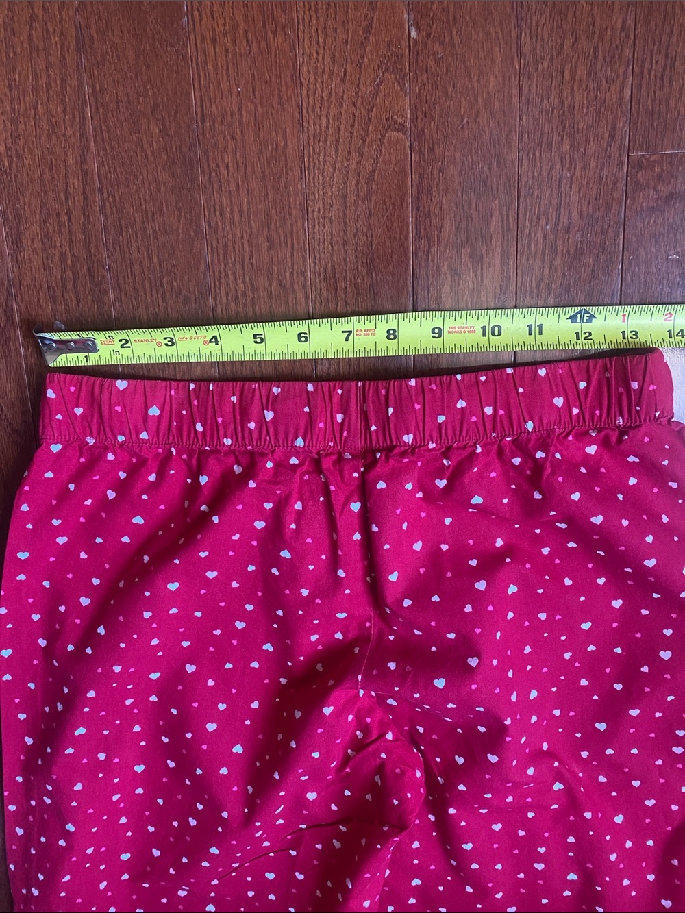 Xhilaration Red with Hot Pink & White Heart Print Pajama Capris - Picture 6 of 7